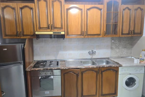 Shtepi me qera 1+1 ne Tirane - 300 Euro