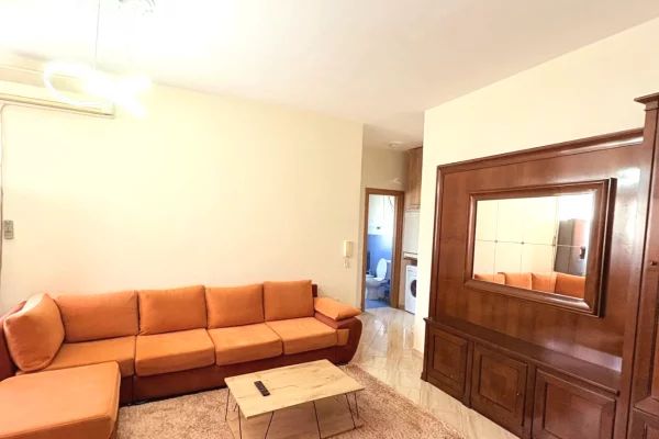 Shtepi me qera 1+1 ne Tirane - 450 Euro