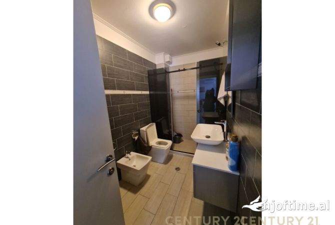 Shtepi me qera 2+1 ne Tirane - 700 Euro