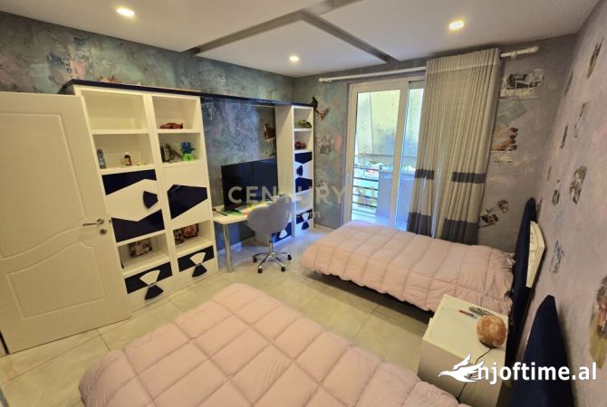 Shtepi ne shitje Apartament ne Tirane, 2+1, Mobilimi E mobiluar, Pagesa 195,000  Euro.