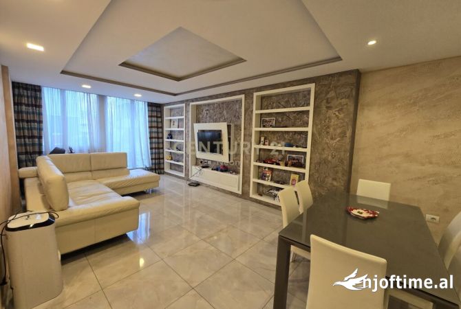 Shtepi ne shitje Apartament ne Tirane, 2+1, Mobilimi E mobiluar, Pagesa 195,000  Euro.