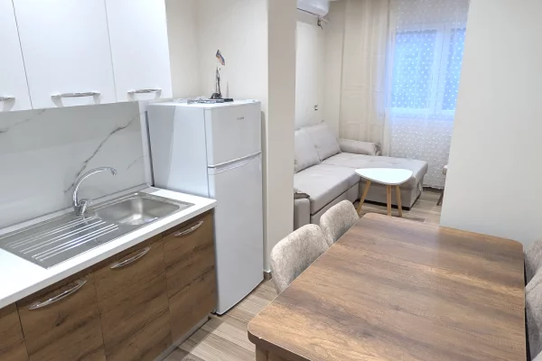 Shtepi me qera Apartament ne Tirane, 2+1, Mobilimi E mobiluar, Pagesa 35,000  Leke.