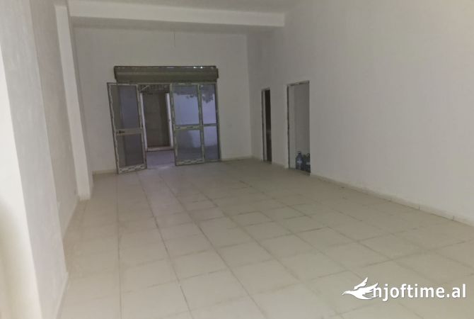 Ambient biznesi me qera 1+1 ne Tirane - 700 Euro