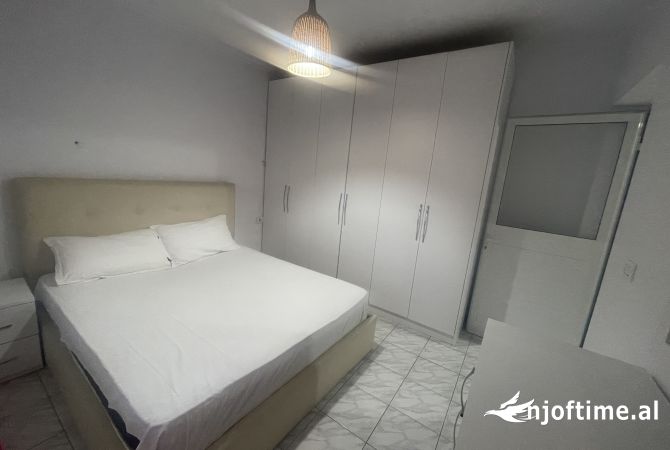 Shtepi me qera Apartament ne Tirane, 1+1, Mobilimi E mobiluar, Pagesa 45,000  Leke.