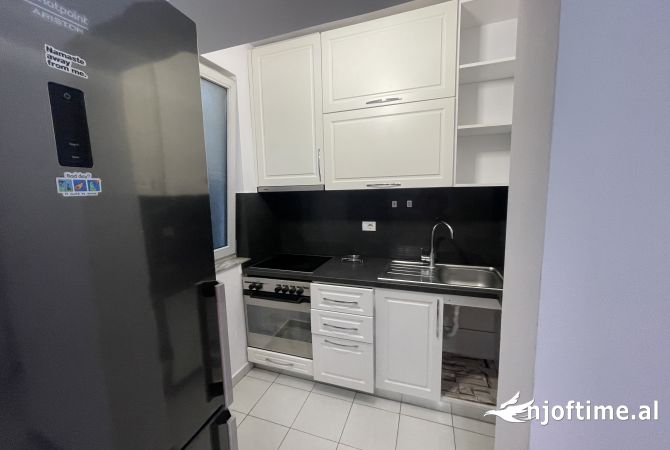 Shtepi me qera Apartament ne Tirane, 1+1, Mobilimi E mobiluar, Pagesa 45,000  Leke.