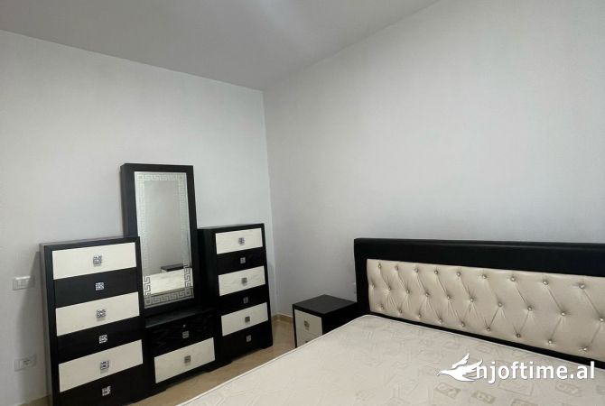 Shtepi me qera Apartament ne Tirane, 1+1, Mobilimi E mobiluar, Pagesa 320  Euro.