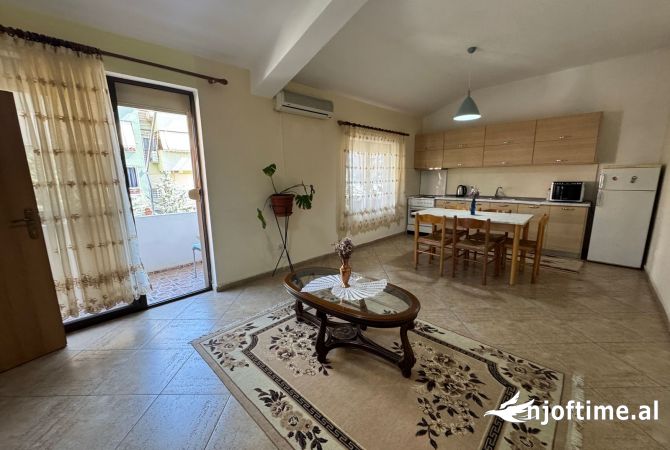 Shtepi me qera 3+1 ne Tirane - 800 Euro