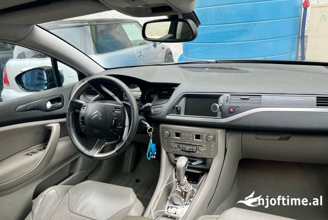 Makina ne shitje ne Tirane, Citroen, 2014 Diesel,Kambio Automatik Pagesa 7,000  Euro.