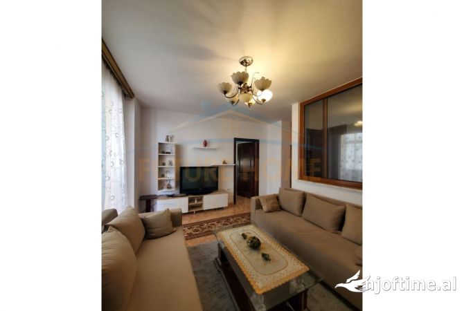 Shtepi me qera Apartament ne Tirane, 2+1, Mobilimi E mobiluar, Pagesa 550  Euro.