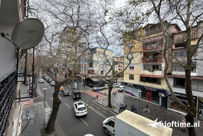 Shtepi me qera Apartament ne Tirane, 3+1, Mobilimi Pjeserisht e mobiluar, Pagesa 900  Euro.