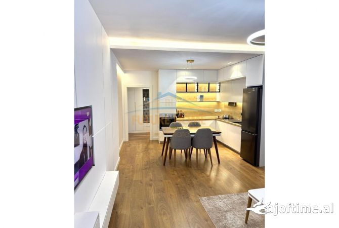 Shtepi me qera Apartament ne Tirane, 2+1, Mobilimi E mobiluar, Pagesa 1,000  Euro.