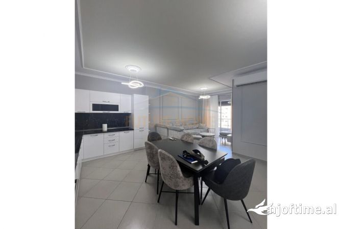 Shtepi me qera Apartament ne Tirane, 2+1, Mobilimi E mobiluar, Pagesa 600  Euro.