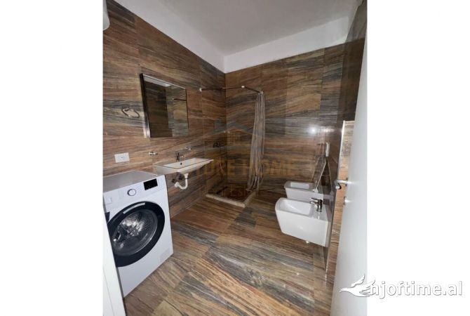 Shtepi me qera Apartament ne Tirane, 2+1, Mobilimi E mobiluar, Pagesa 580  Euro.