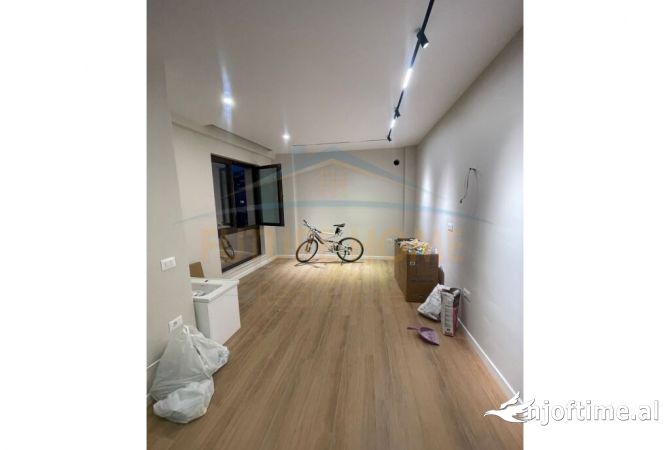 Shtepi me qera Apartament ne Tirane, 2+1, Mobilimi Bosh, pa mobiluar, Pagesa 800  Euro.