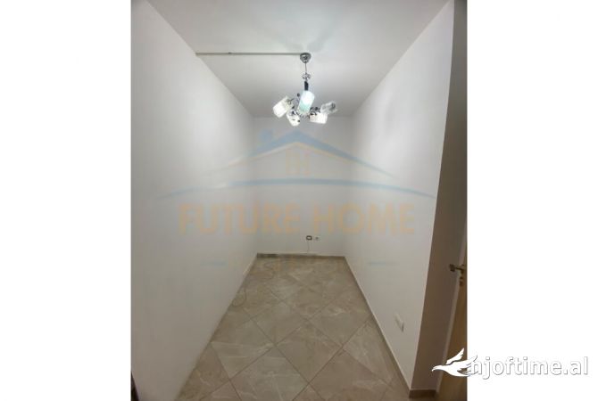 Shtepi me qera Apartament ne Tirane, 2+1, Mobilimi Bosh, pa mobiluar, Pagesa 500  Euro.