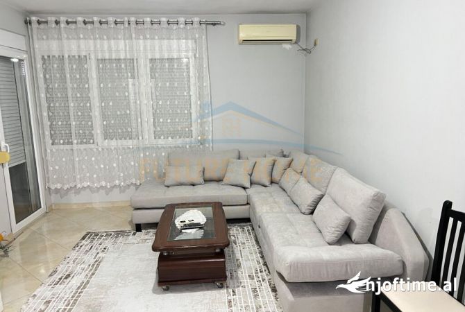 Shtepi me qera Apartament ne Tirane, 2+1, Mobilimi E mobiluar, Pagesa 500  Euro.
