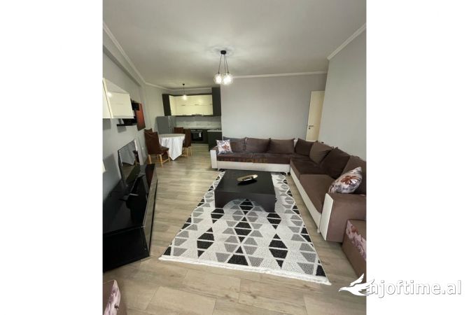 Shtepi me qera 2+1 ne Tirane - 500 Euro