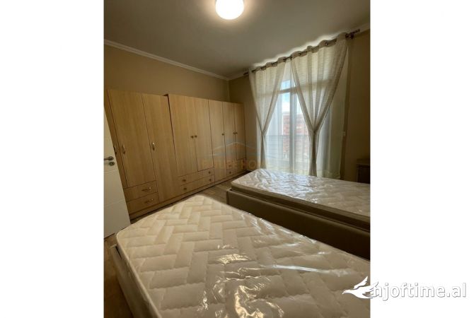 Shtepi me qera Apartament ne Tirane, 2+1, Mobilimi E mobiluar, Pagesa 500  Euro.