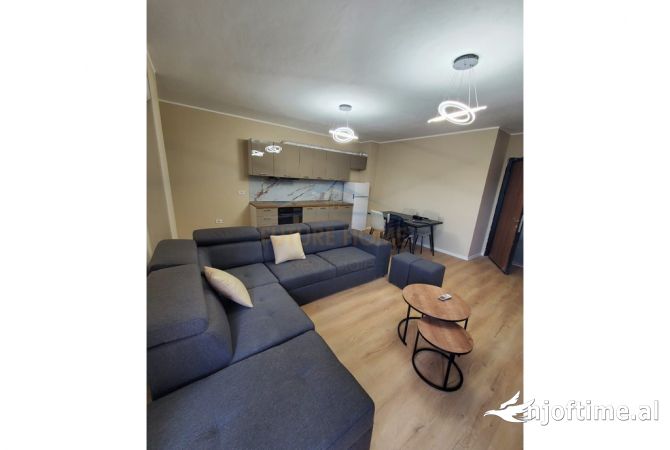 Shtepi me qera 2+1 ne Tirane - 400 Euro