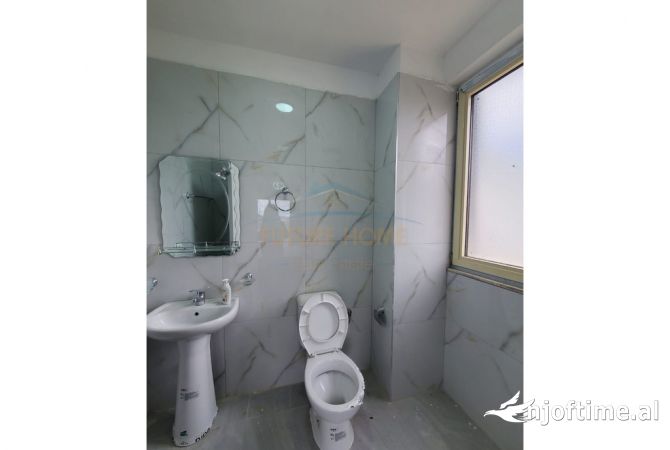 Shtepi me qera Apartament ne Tirane, 2+1, Mobilimi E mobiluar, Pagesa 400  Euro.