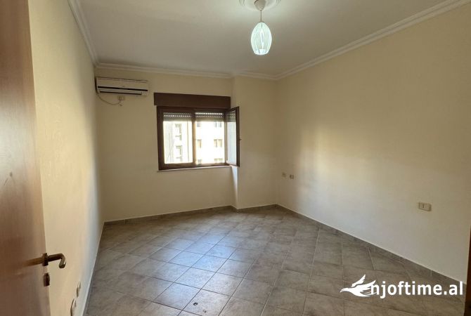 Shtepi me qera 2+1 ne Tirane - 700 Euro