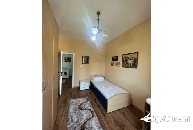 Shtepi me qera 2+1 ne Tirane - 600 Euro