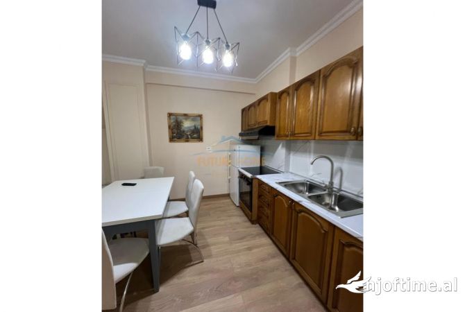 Shtepi me qera 1+1 ne Tirane - 450 Euro