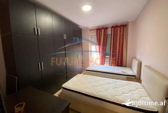 Shtepi me qera Apartament ne Tirane, 2+1, Mobilimi E mobiluar, Pagesa 700  Euro.