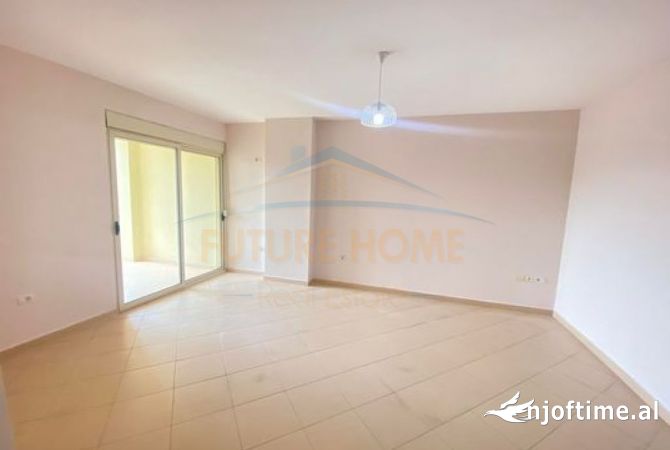 Shtepi me qera 2+1 ne Tirane - 330 Euro