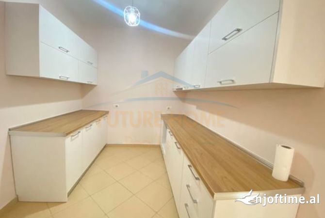 Shtepi me qera 2+1 ne Tirane - 330 Euro
