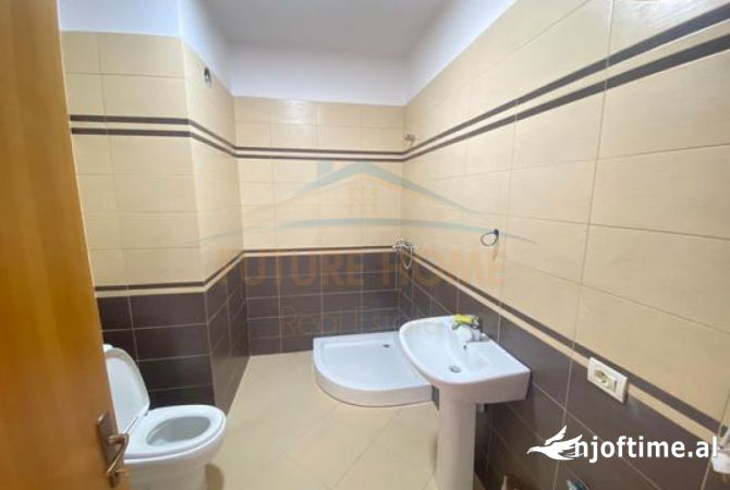 Shtepi me qera 2+1 ne Tirane - 330 Euro
