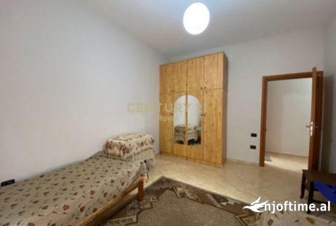 Shtepi me qera Apartament ne Tirane, 2+1, Mobilimi E mobiluar, Pagesa 650  Euro.