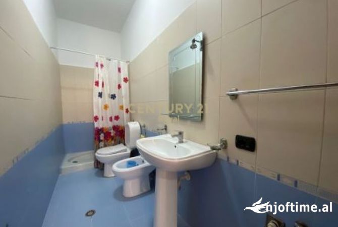 Shtepi me qera 2+1 ne Tirane - 650 Euro