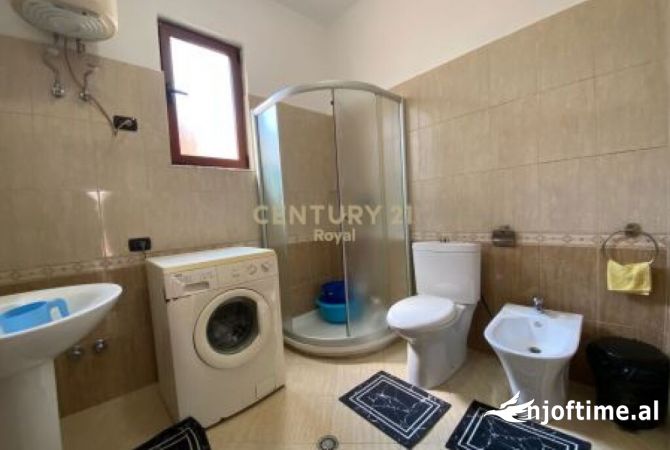 Shtepi me qera 2+1 ne Tirane - 650 Euro
