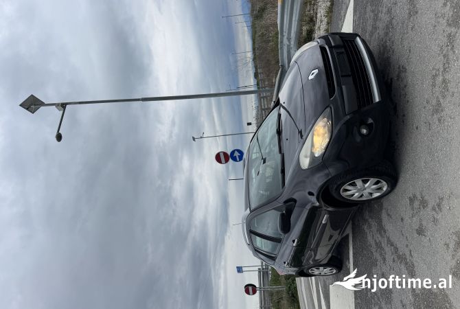 Makina ne shitje  ne Fier - 2,800 Euro