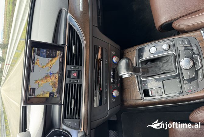 Makina ne shitje ne Fier, Audi, 2013 Benzine,Kambio Automatik Pagesa 10,900  Euro.