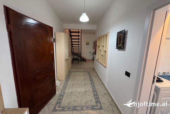 Shtepi me qera 2+1 ne Tirane - 670 Euro