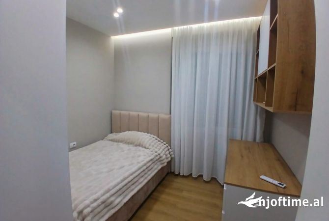 Shtepi me qera Apartament ne Tirane, 2+1, Mobilimi E mobiluar, Pagesa 650  Euro.