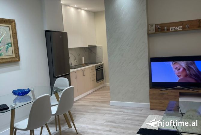 Shtepi me qera Apartament ne Tirane, 1+1, Mobilimi E mobiluar, Pagesa 1,000  Euro.