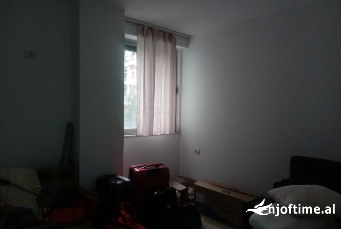 Shtepi me qera 1+1 ne Tirane - 32,000 Leke