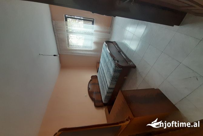 Shtepi me qera 2+1 ne Tirane - 450 Euro