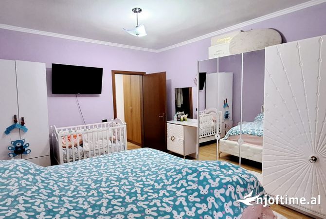 Shtepi me qera 2+1 ne Tirane - 800 Euro