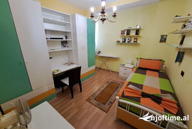 Shtepi me qera 2+1 ne Tirane - 700 Euro