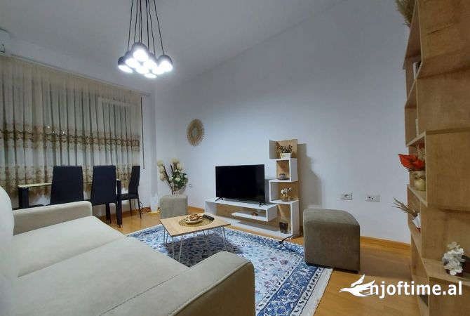 Shtepi me qera 2+1 ne Tirane - 700 Euro