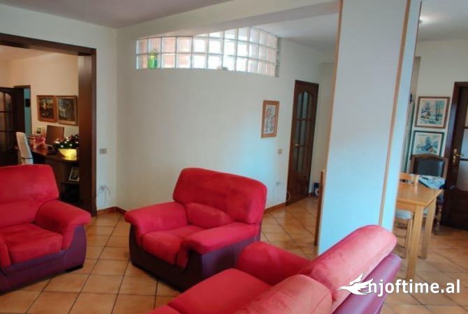 Shtepi ne shitje 2+1 ne Tirane - 235,000 Euro