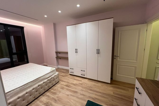 Shtepi me qera 3+1 ne Tirane - 1,200 Euro
