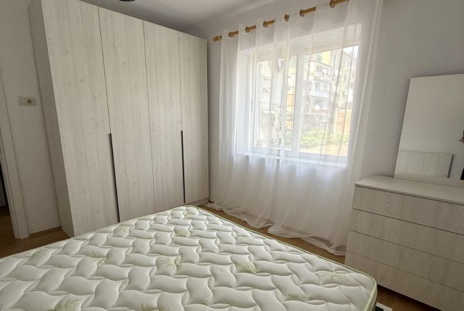 Shtepi me qera 1+1 ne Tirane - 48,000 Leke