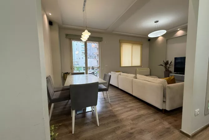 🏠 Shtepi  me qera,  Pallat i Ri  2+1 Liqeni thate 