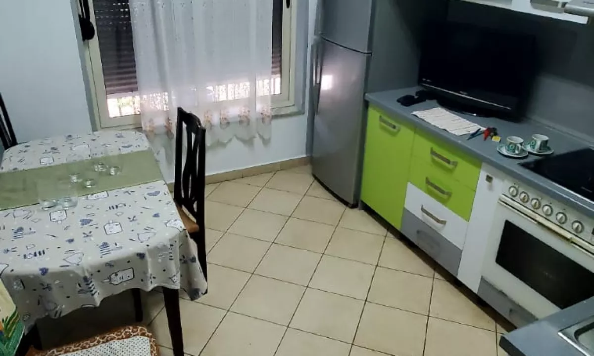 Shtepi me qera Apartament ne Tirane, 2+1, Mobilimi E mobiluar, Pagesa 540  Euro.