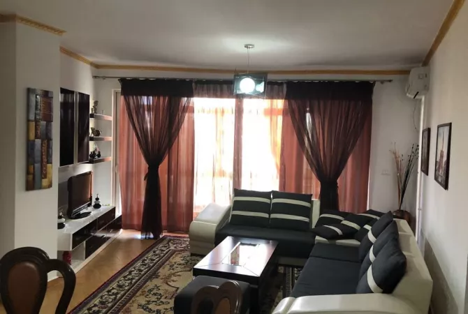 Shtepi me qera 2+1 ne Tirane - 660 Euro